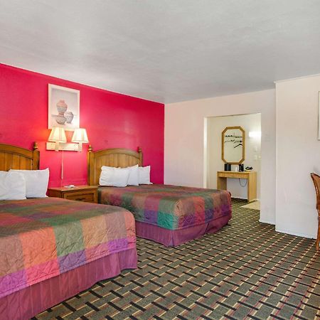 Rodeway Inn & Suites Ratón Exterior foto